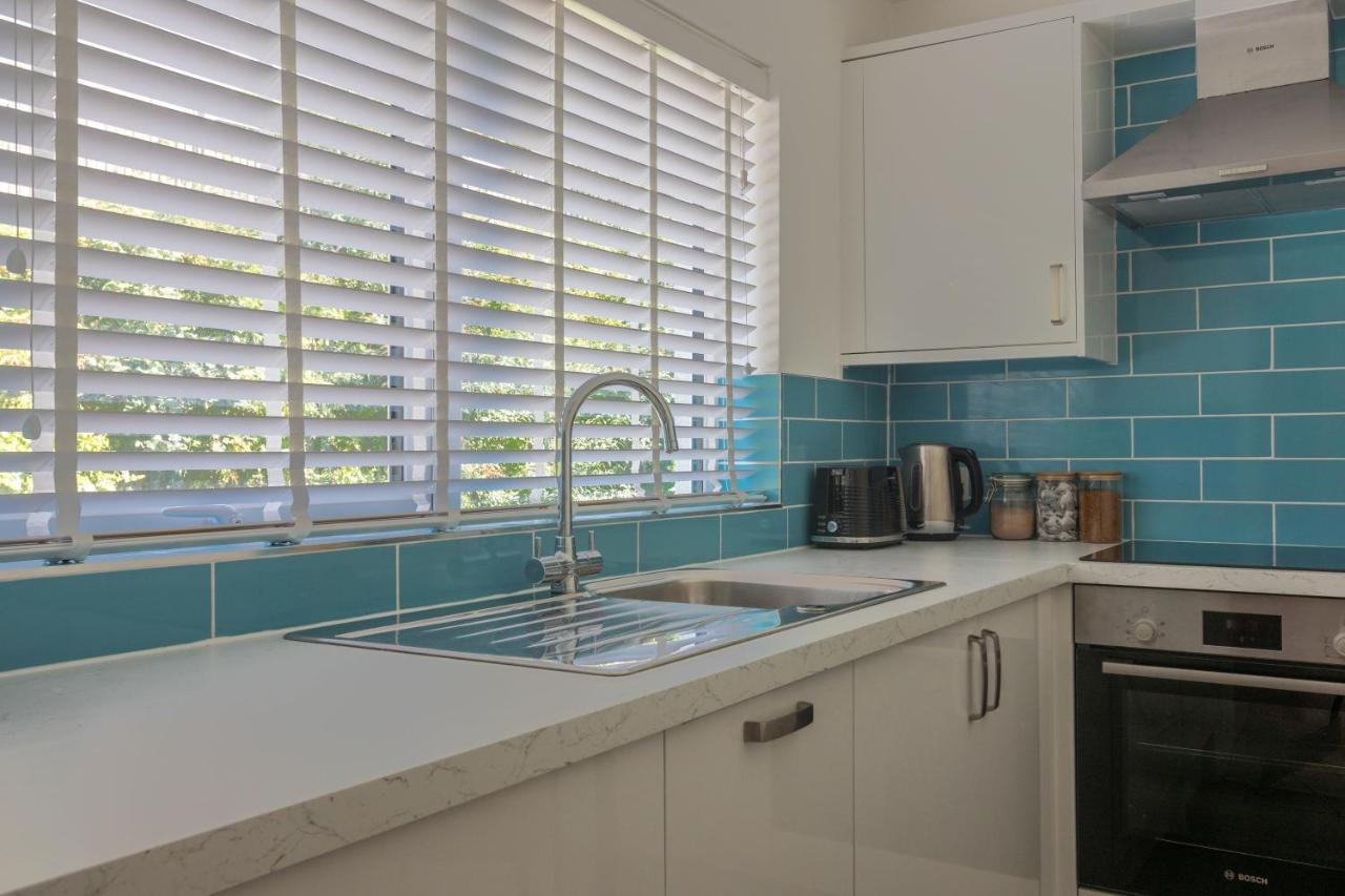 Riverside Apartment With Views And Parking Kingsbridge  Kültér fotó