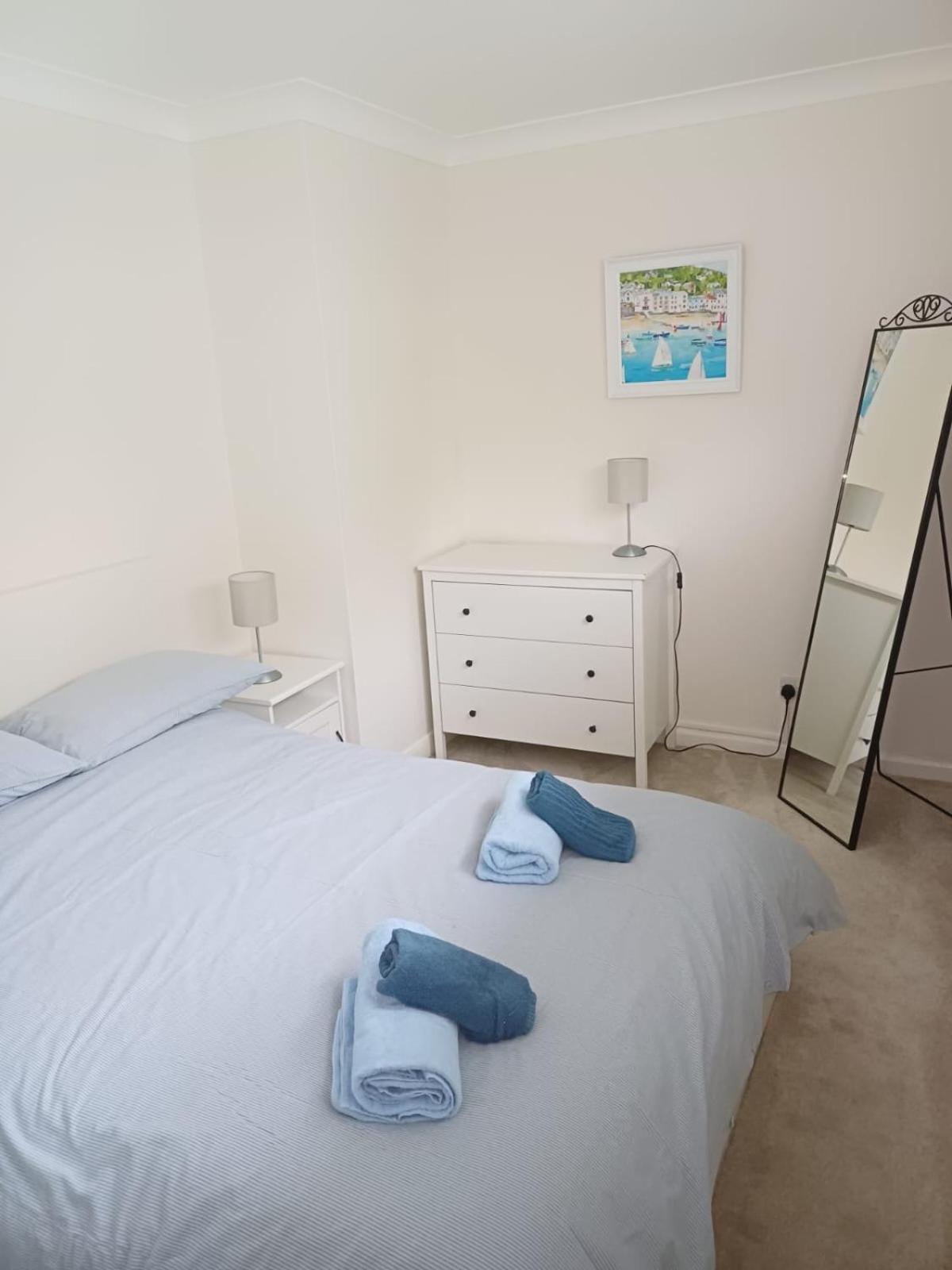 Riverside Apartment With Views And Parking Kingsbridge  Kültér fotó